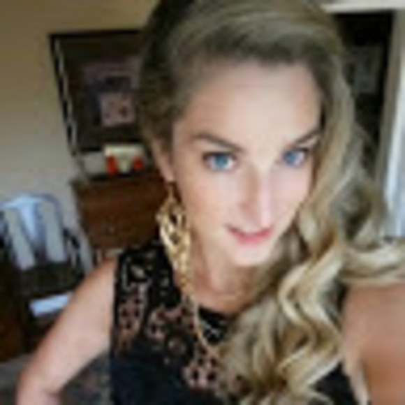 Meet your Posher, Sarah - Picture 1 of 1